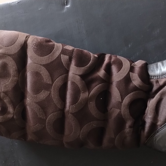 Coach boots brown coach C  with coach button - Picture 8 of 16